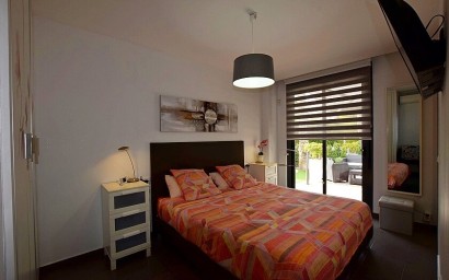 Resale - Semidetached villa - Orihuela Costa - Villamartín