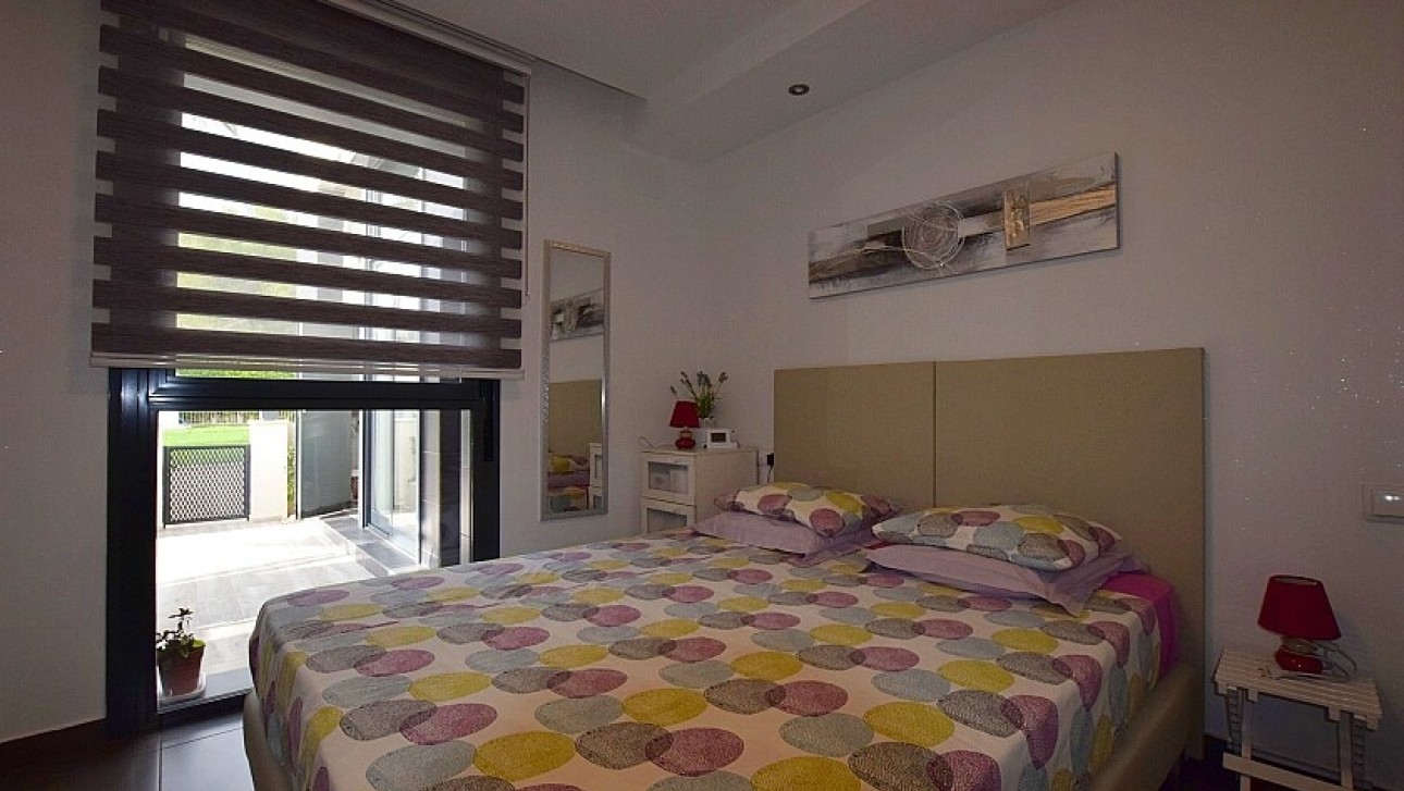 Resale - Semidetached villa - Orihuela Costa - Villamartín