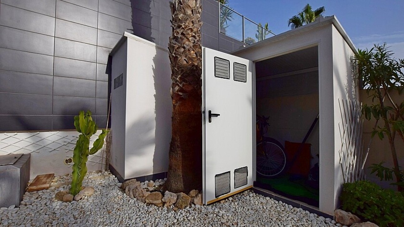 Resale - Semidetached villa - Orihuela Costa - Villamartín