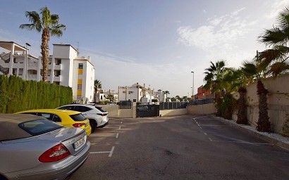 Resale - Semidetached villa - Orihuela Costa - Villamartín