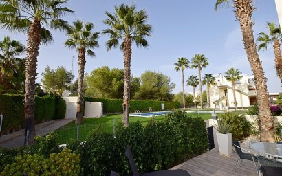 Resale - Semidetached villa - Orihuela Costa - Villamartín