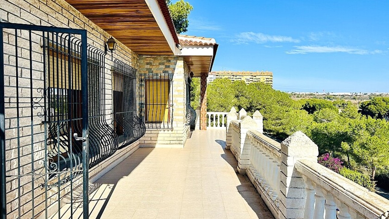 Resale - Villa - Orihuela Costa - Dehesa de campoamor