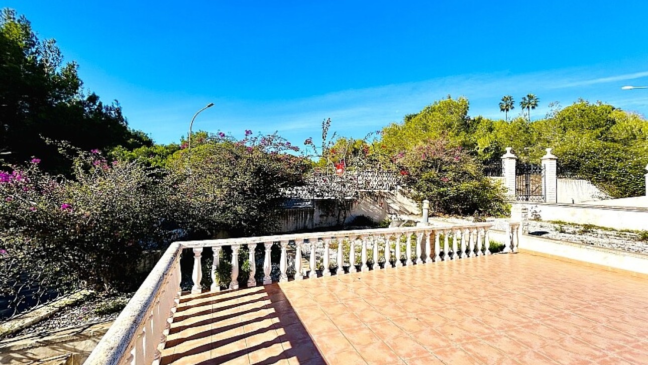 Resale - Villa - Orihuela Costa - Dehesa de campoamor