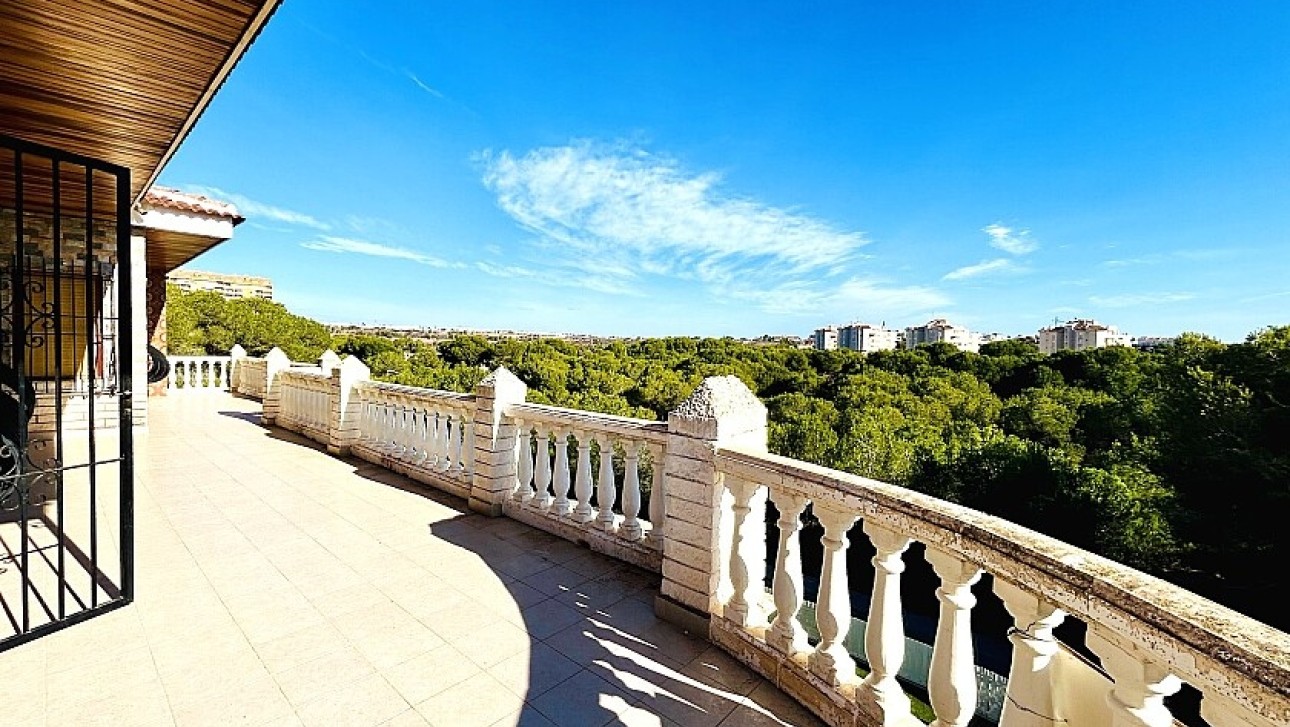 Resale - Villa - Orihuela Costa - Dehesa de campoamor