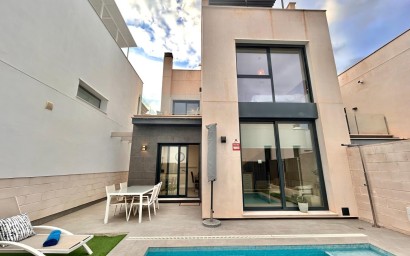 Resale - Villa - Orihuela Costa - PAU 26