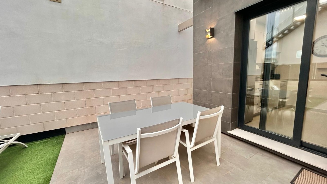 Resale - Villa - Orihuela Costa - PAU 26