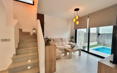 Resale - Villa - Orihuela Costa - PAU 26