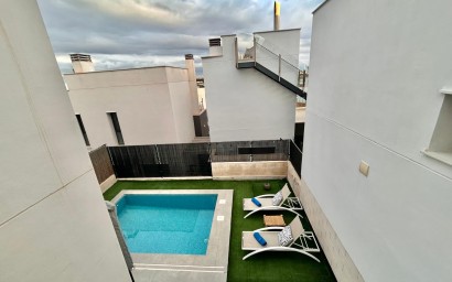 Resale - Villa - Orihuela Costa - PAU 26