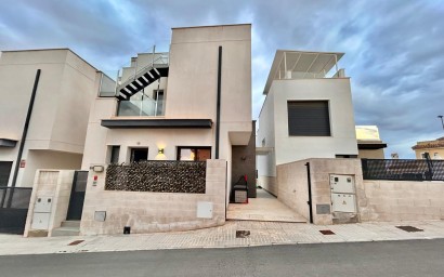 Resale - Villa - Orihuela Costa - PAU 26