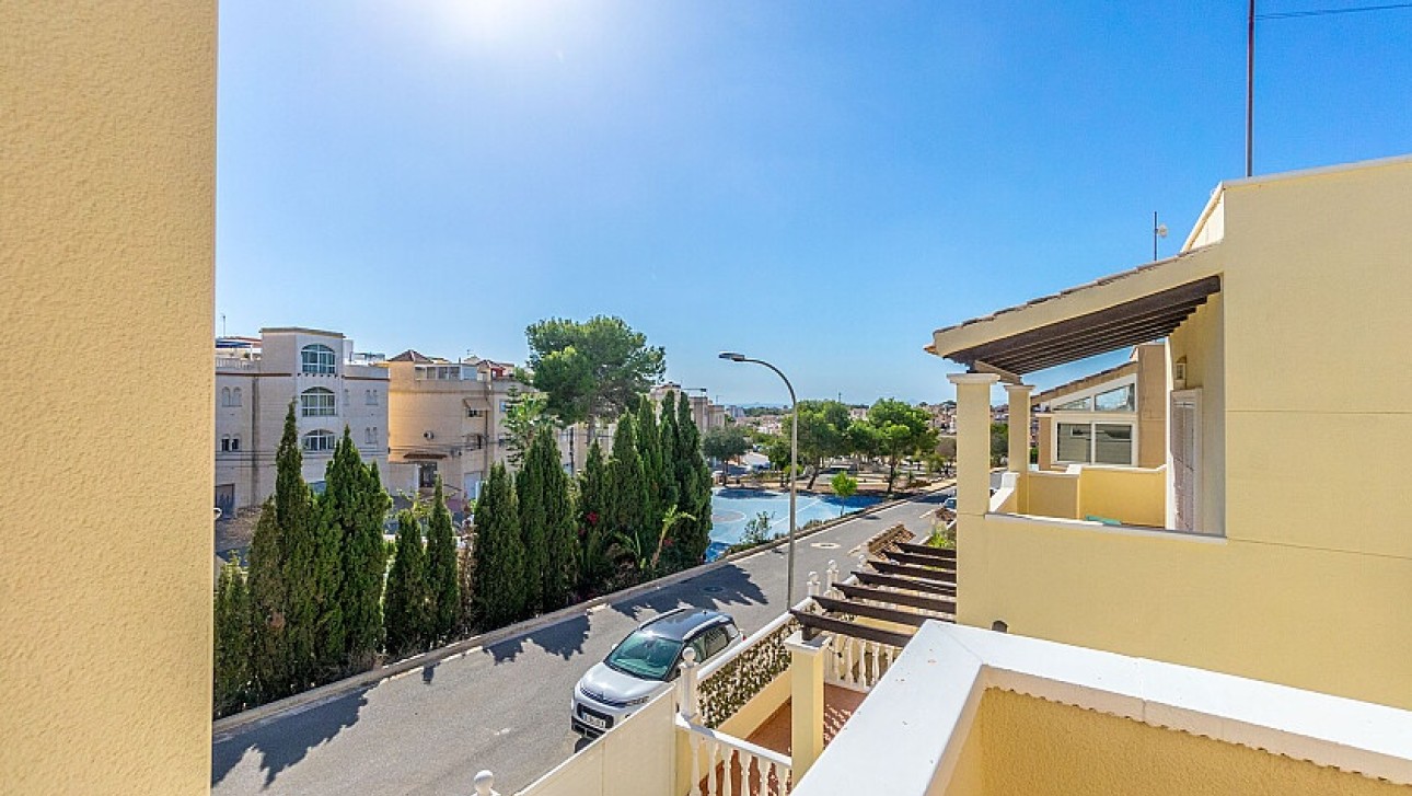 Resale - Villa - Orihuela Costa - Villamartin area