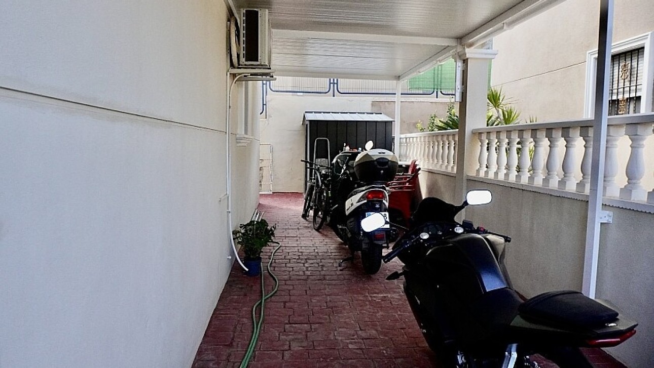 Resale - Villa - Orihuela Costa - Villamartin area