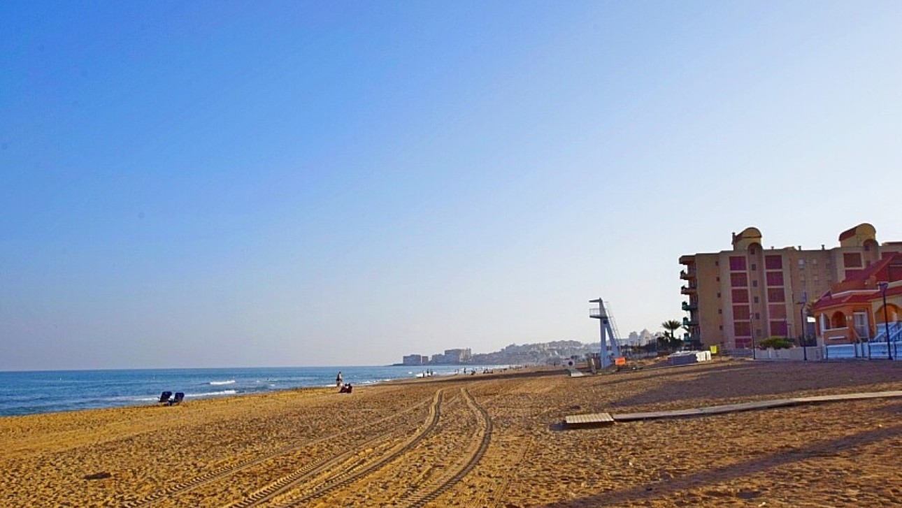 Resale - Townhouse - La Mata