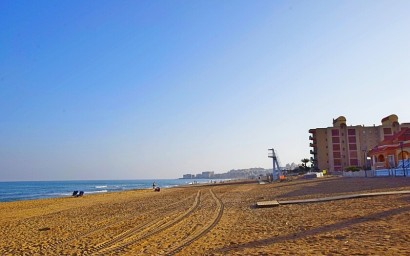 Resale - Townhouse - La Mata