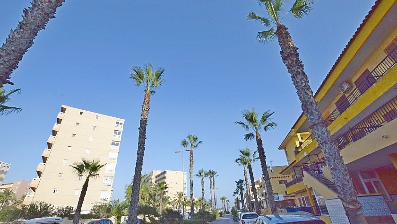 Resale - Townhouse - La Mata