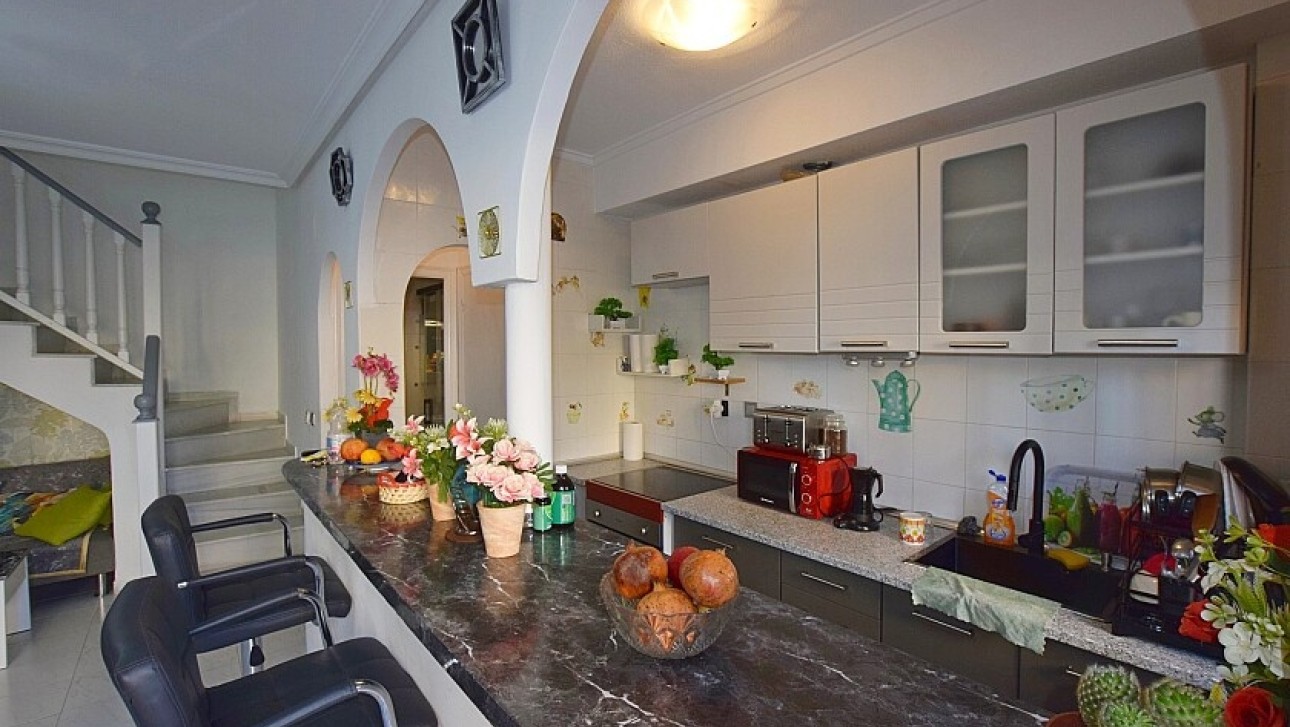 Resale - Townhouse - La Mata