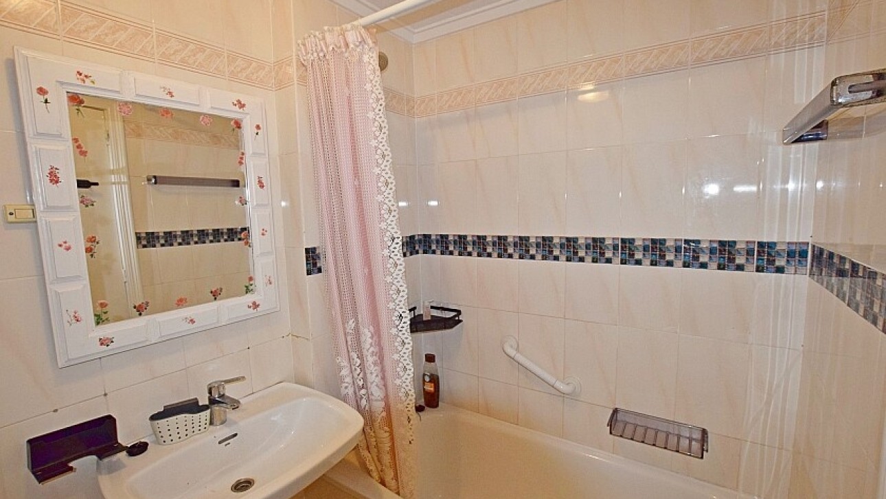 Resale - Townhouse - La Mata