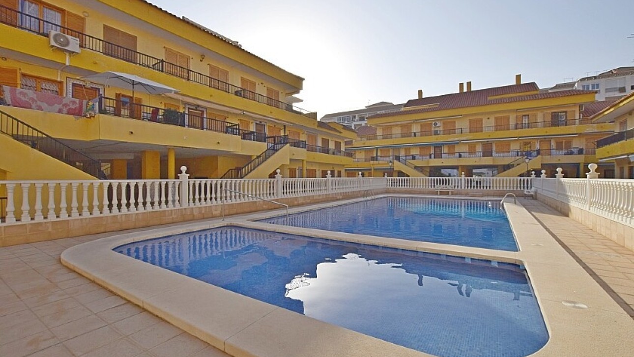 Resale - Townhouse - La Mata