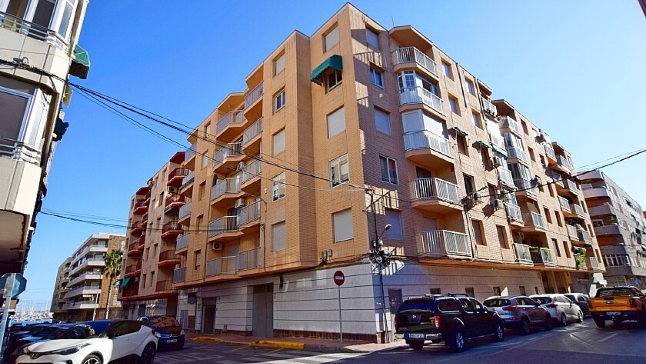 Resale - Apartment - Torrevieja - Playa del Acequión