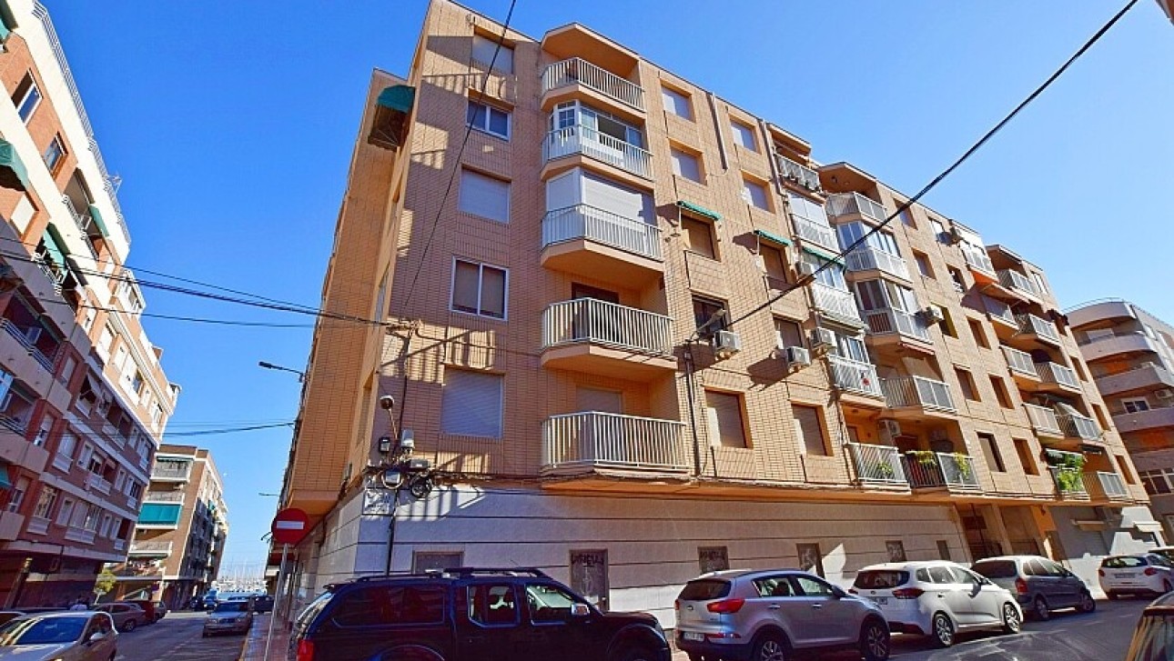 Resale - Apartment - Torrevieja - Playa del Acequión