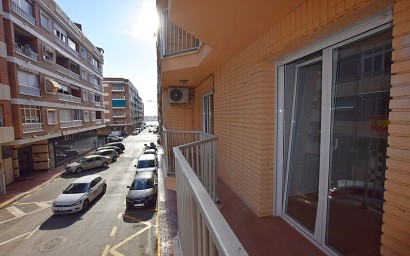 Resale - Apartment - Torrevieja - Playa del Acequión