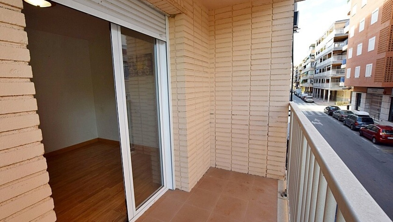 Resale - Apartment - Torrevieja - Playa del Acequión