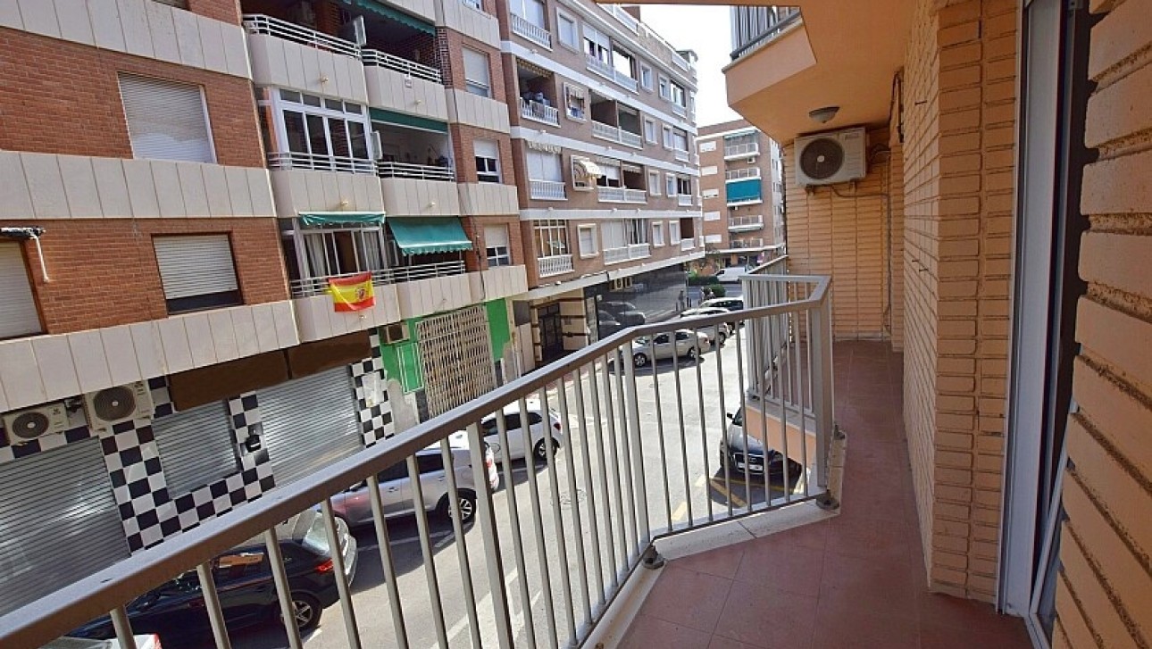Resale - Apartment - Torrevieja - Playa del Acequión