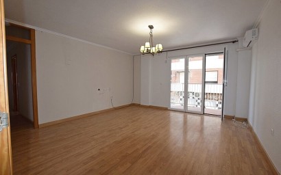 Resale - Apartment - Torrevieja - Playa del Acequión