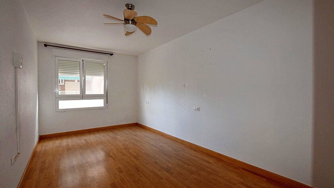 Resale - Apartment - Torrevieja - Playa del Acequión