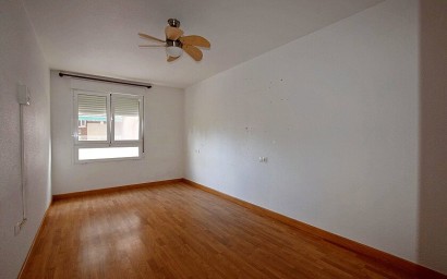 Resale - Apartment - Torrevieja - Playa del Acequión