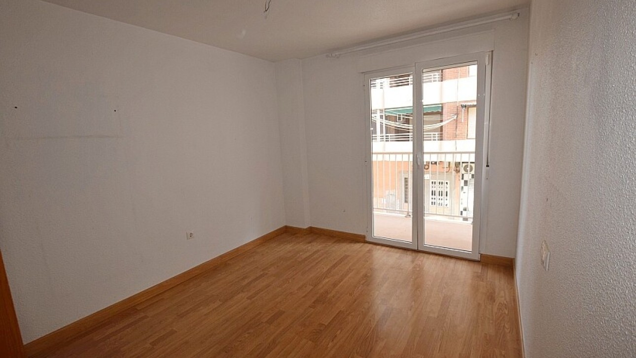 Resale - Apartment - Torrevieja - Playa del Acequión