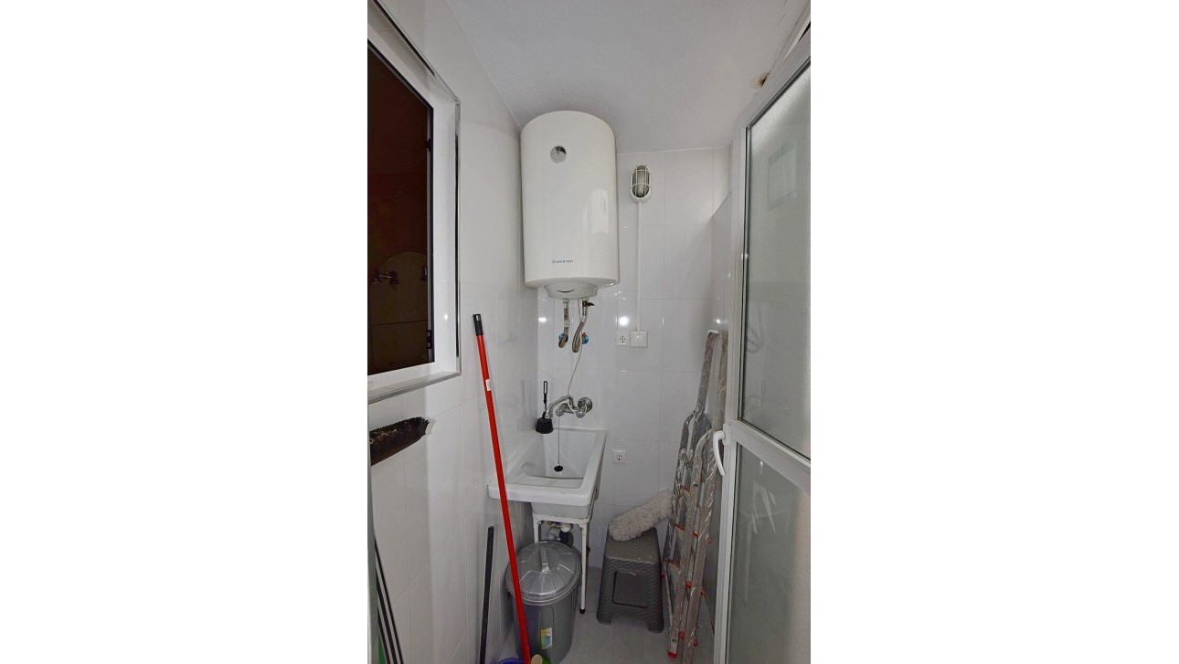 Resale - Apartment - Torrevieja - Playa del Acequión