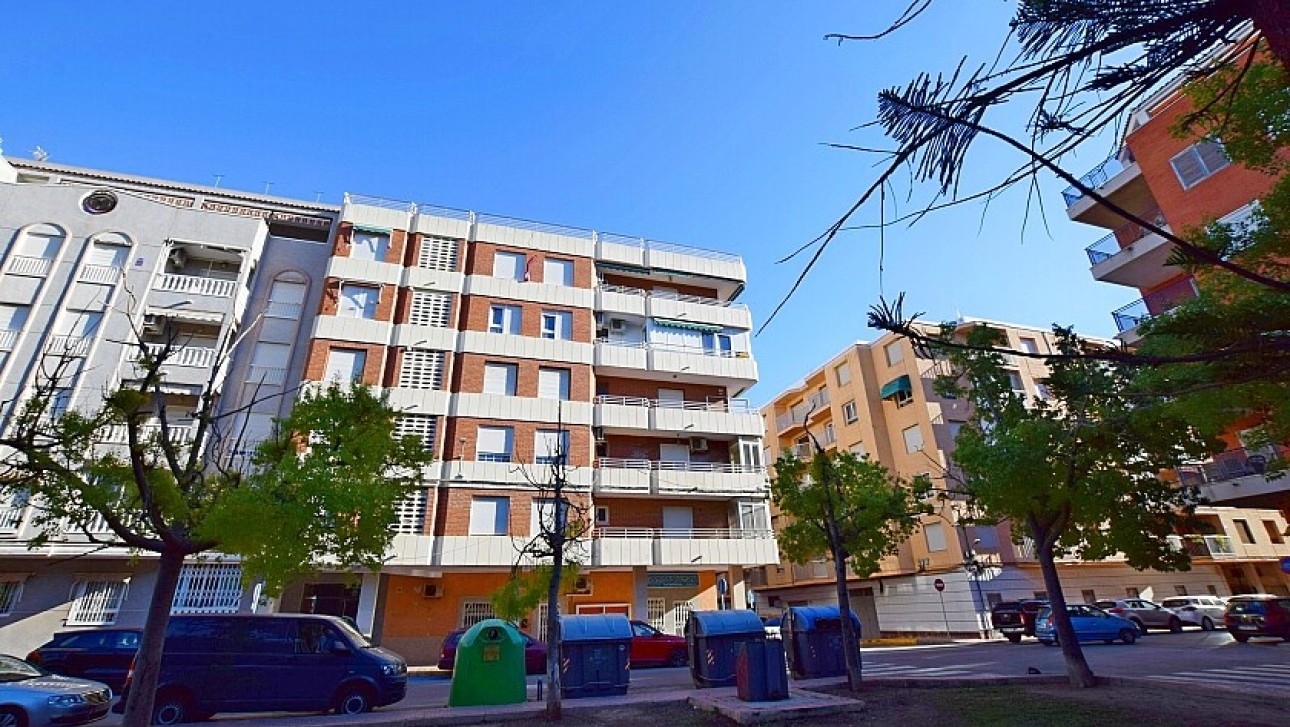 Resale - Apartment - Torrevieja - Playa del Acequión