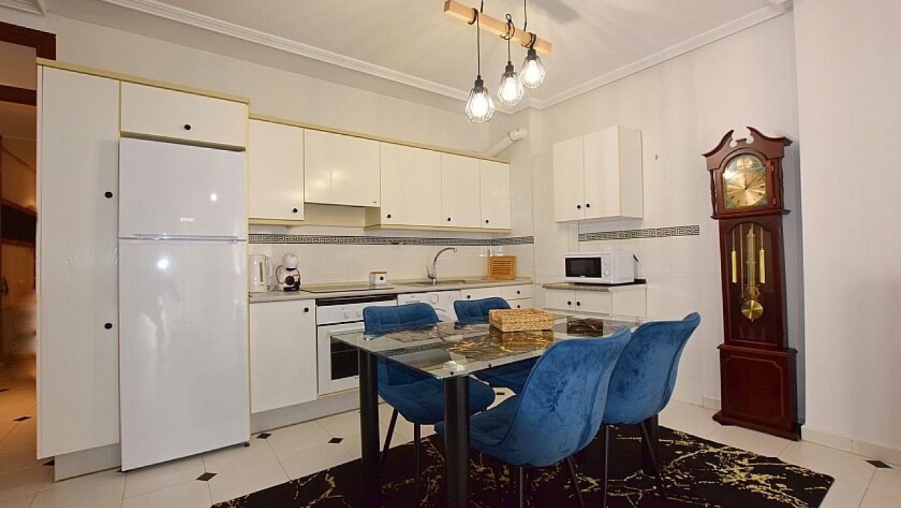 Resale - Apartment - Torrevieja - Playa de los Locos