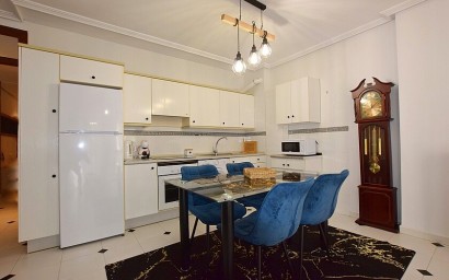 Resale - Apartment - Torrevieja - Playa de los Locos