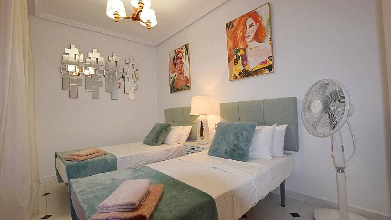 Resale - Apartment - Torrevieja - Playa de los Locos