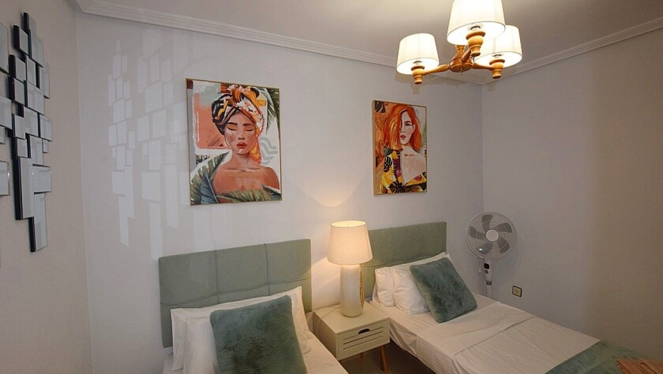 Resale - Apartment - Torrevieja - Playa de los Locos