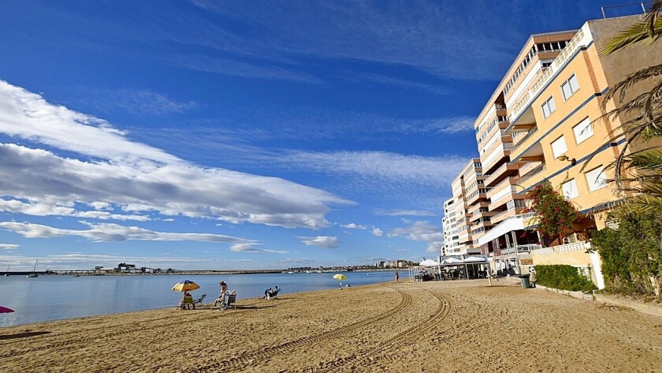 Resale - Apartment - Torrevieja - Playa del Acequión