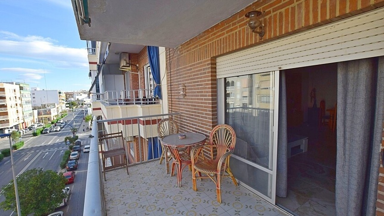 Resale - Apartment - Torrevieja - Playa del Acequión