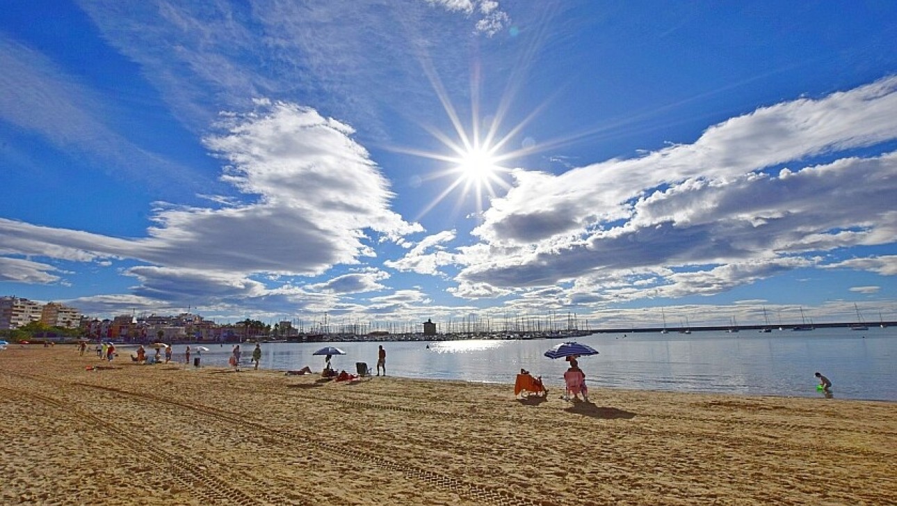 Resale - Apartment - Torrevieja - Playa del Acequión