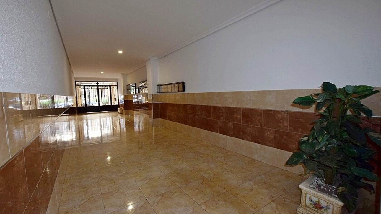 Resale - Apartment - Torrevieja - Playa del Acequión