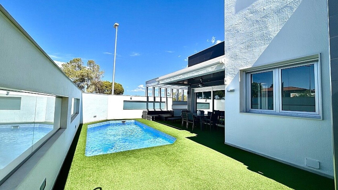 Resale - Villa - Orihuela Costa - Mil Palmeras