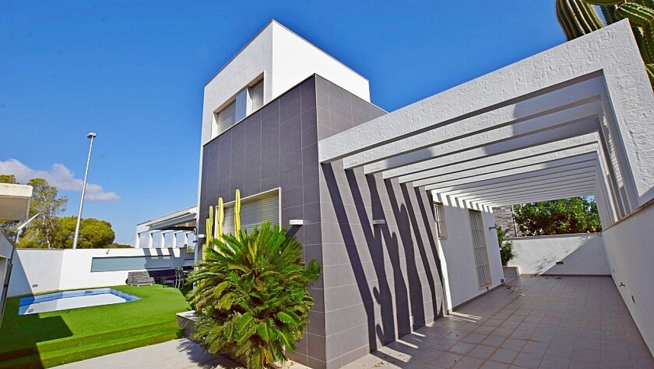 Resale - Villa - Orihuela Costa - Mil Palmeras