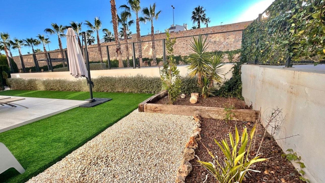 Resale - Apartment - Orihuela Costa - Villamartin area