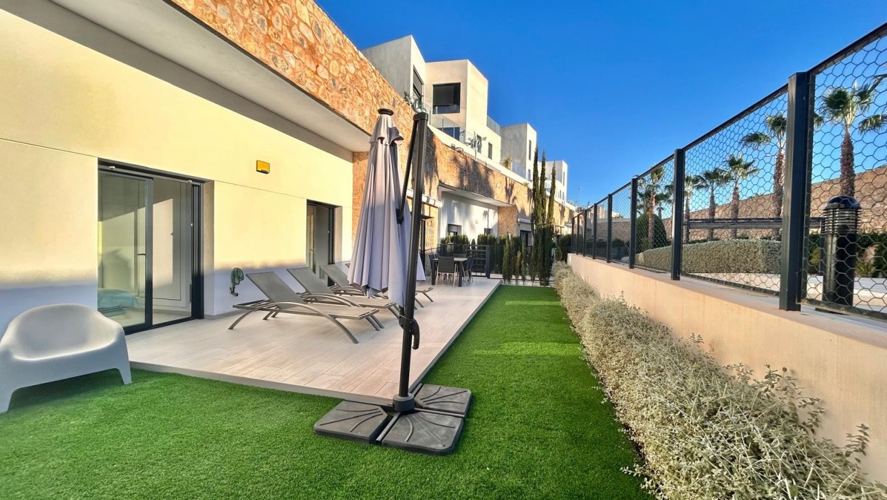 Resale - Apartment - Orihuela Costa - Villamartin area