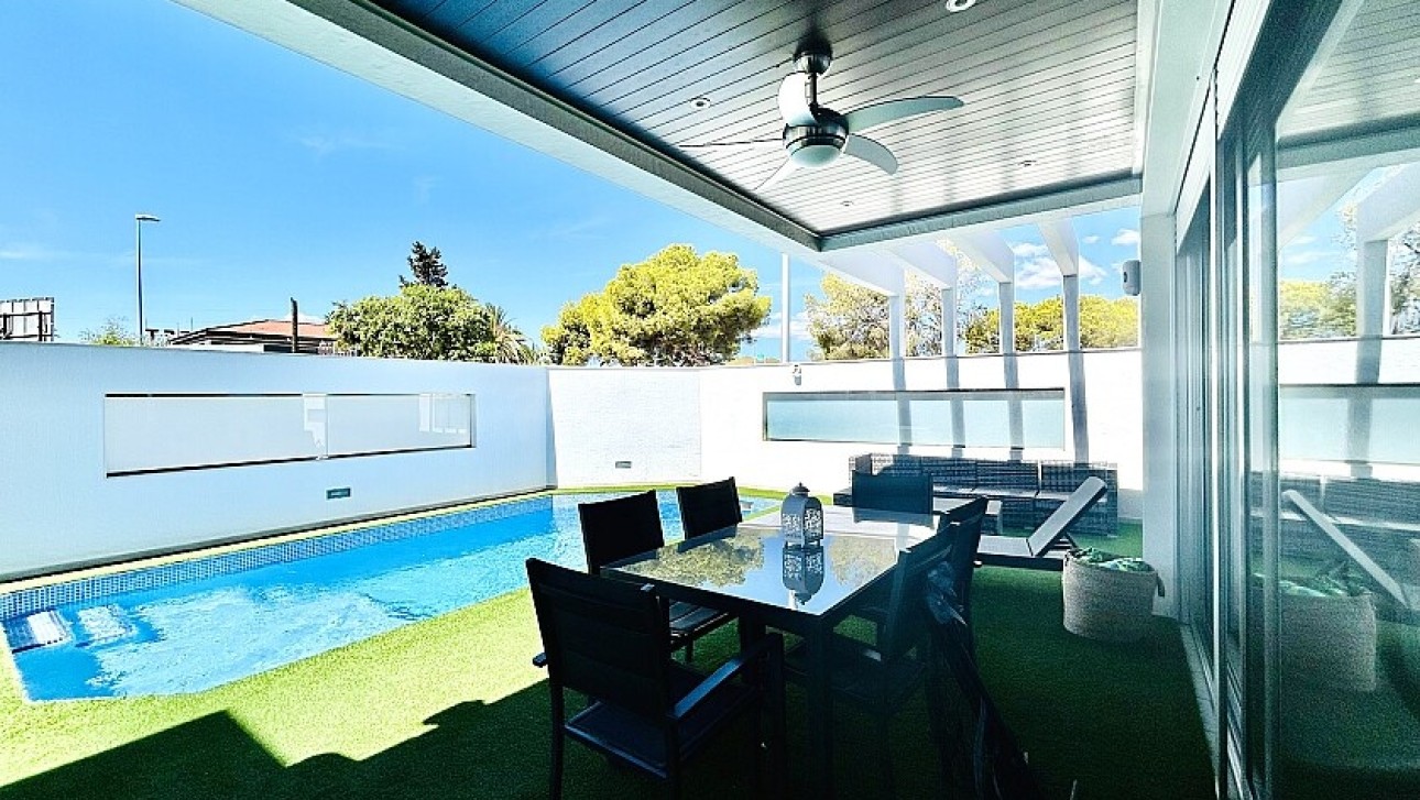 Resale - Villa - Orihuela Costa - Mil Palmeras