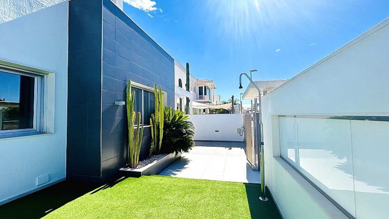 Resale - Villa - Orihuela Costa - Mil Palmeras