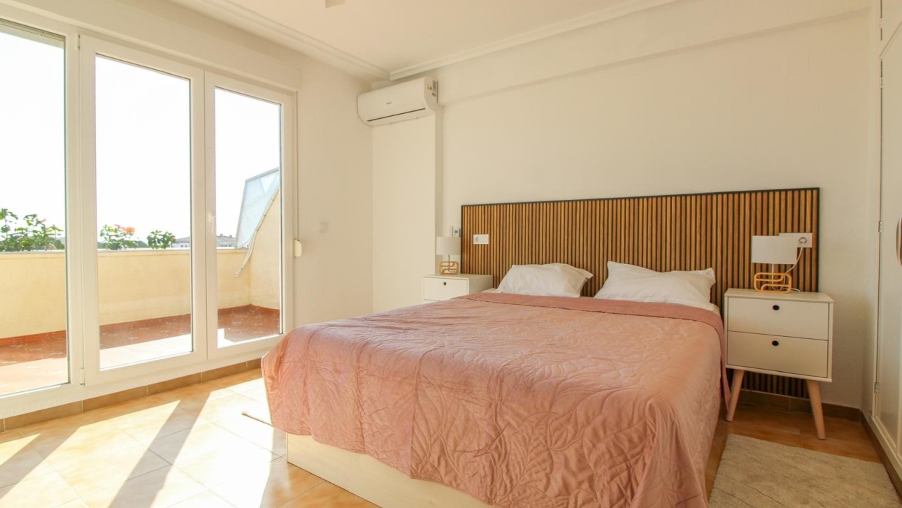 Resale - Penthouse - Punta Prima