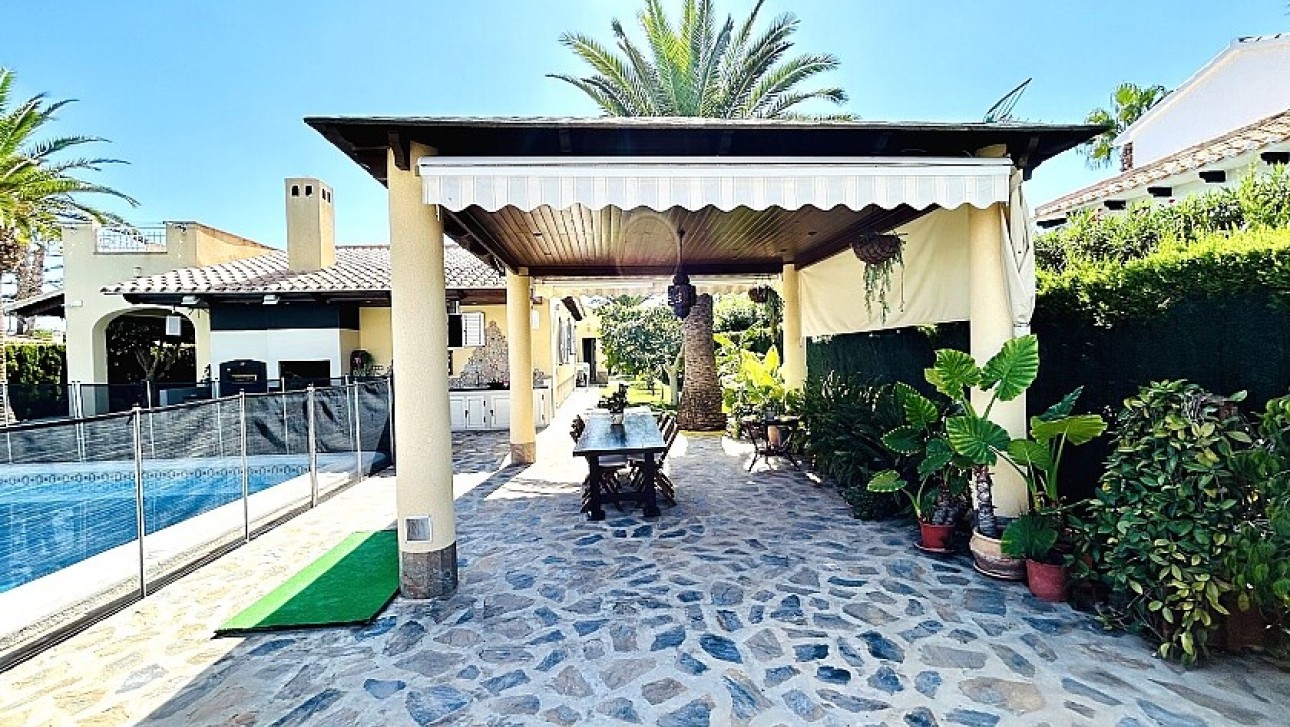 Resale - Villa - Orihuela Costa - Cabo Roig