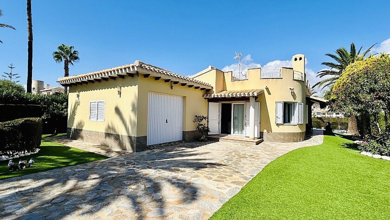 Resale - Villa - Orihuela Costa - Cabo Roig