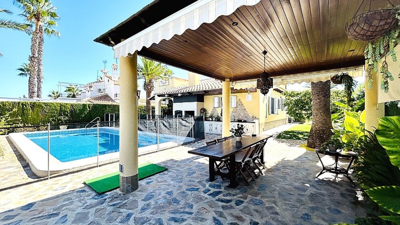 Resale - Villa - Orihuela Costa - Cabo Roig